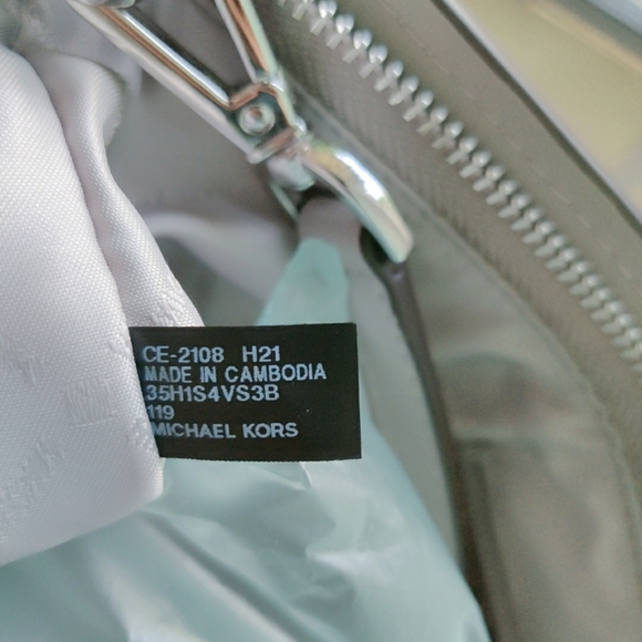 Michael Kors Avril Large Satchel and Wallet - Picture 16 of 16